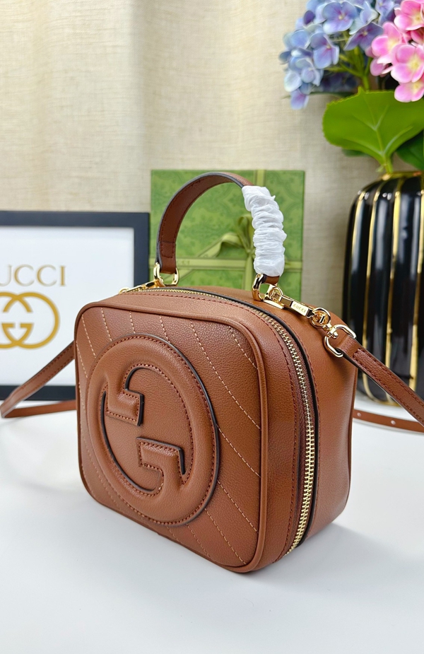 激安グッチバッグコピー側面デザイン